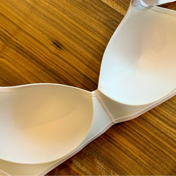 Soma Vanishing Back, 360 Wireless Bra - Picture 2 of 5